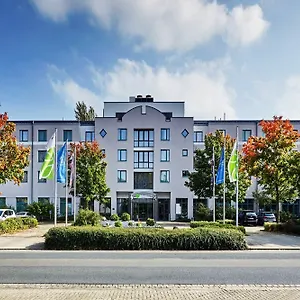 Hotel H+